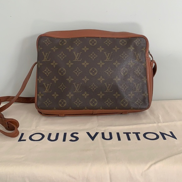 Louis Vuitton Handbags - Authentic Louis Vuitton Crossbody Messenger Vintage